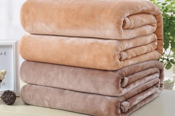 法蘭絨多久洗一次 法蘭絨洗了會(huì)不會(huì)變硬 法蘭絨多久洗一次 法蘭絨洗了會(huì)不會(huì)變硬