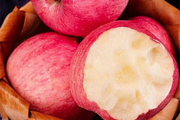 紅富士蘋(píng)果吃起來(lái)怎么樣 紅富士蘋(píng)果有什么營(yíng)養(yǎng)價(jià)值