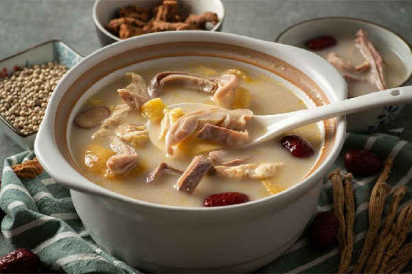 校方回應學生留言后食堂刪掉豬肚2字 豬肚雞要放什么材料