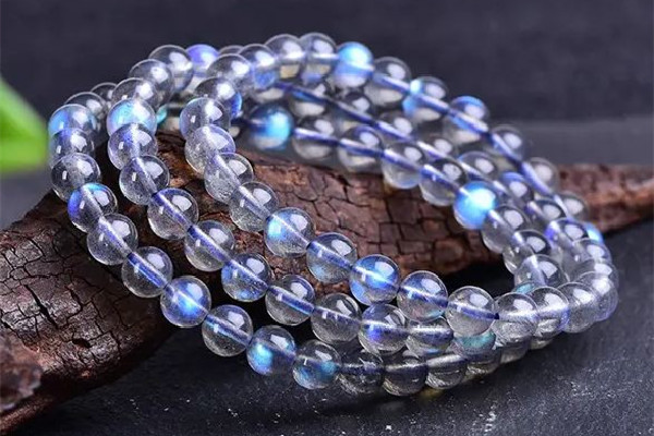 月光石有裂紋正常嗎 月光石有裂紋還能戴嗎 月光石有裂紋正常嗎 月光石有裂紋還能戴嗎