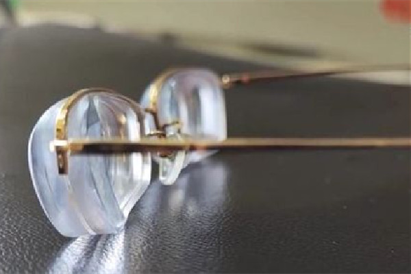 女子高度近視3000度被迫摘除眼球 高度近視最大的危害是什么 女子高度近視3000度被迫摘除眼球 高度近視最大的危害是什么