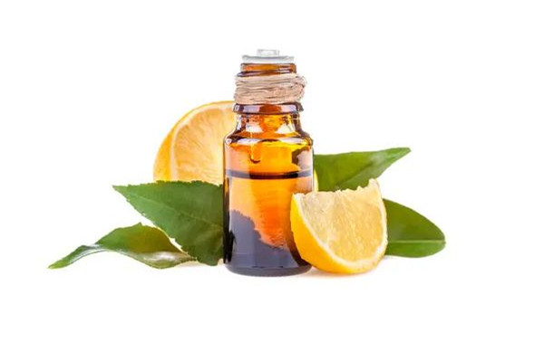 檸檬精油為什么要避光使用 檸檬精油用了可以在燈光下么 檸檬精油為什么要避光使用 檸檬精油用了可以在燈光下么