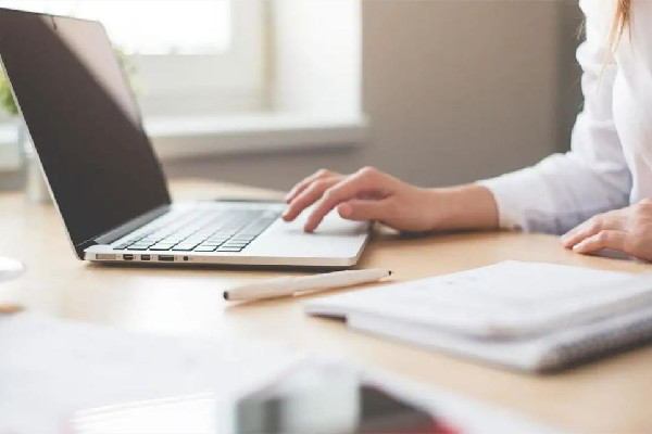 女生準(zhǔn)時(shí)下班被批踩點(diǎn)走 準(zhǔn)點(diǎn)下班有錯(cuò)嗎 女生準(zhǔn)時(shí)下班被批踩點(diǎn)走 準(zhǔn)點(diǎn)下班有錯(cuò)嗎