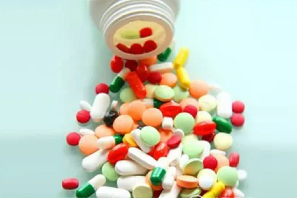 女子發(fā)燒買錯藥誤服肛門栓劑 發(fā)燒吃布洛芬有用嗎 女子發(fā)燒買錯藥誤服肛門栓劑 發(fā)燒吃布洛芬有用嗎