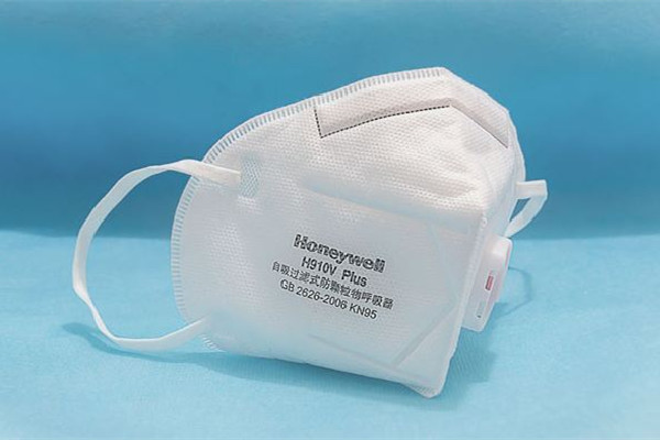 女子坐地鐵不戴口罩稱有病毒的才戴 戴口罩可以降低多少感染率 女子坐地鐵不戴口罩稱有病毒的才戴 戴口罩可以降低多少感染率