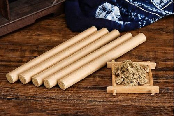 艾條怎么分辨好壞 艾條有煙的好還是沒(méi)煙的好