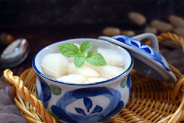 冰糖燉雪梨用黃冰糖還是白冰糖 冰糖燉雪梨放多少冰糖合適 冰糖燉雪梨用黃冰糖還是白冰糖 冰糖燉雪梨放多少冰糖合適