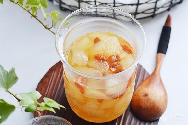 冰糖燉雪梨會(huì)加重咳嗽嗎 冰糖燉雪梨吃多久見(jiàn)效 冰糖燉雪梨會(huì)加重咳嗽嗎 冰糖燉雪梨吃多久見(jiàn)效