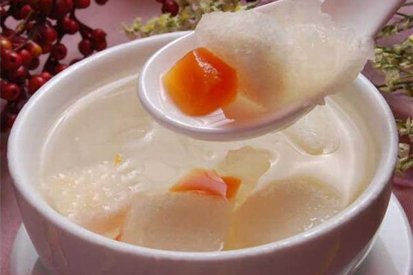 冰糖燉雪梨用黃冰糖還是白冰糖 冰糖燉雪梨放多少冰糖合適 冰糖燉雪梨用黃冰糖還是白冰糖 冰糖燉雪梨放多少冰糖合適