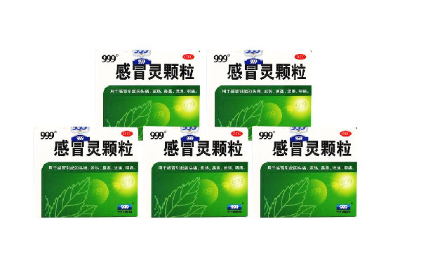 999感冒靈顆粒對喉嚨痛有用嗎 999感冒靈顆?？梢跃徑饪人詥?></p><h3>999感冒靈可以吃幾天</h3><p>999感冒靈在臨床上一般指的是感冒靈顆粒，感冒靈顆粒一般吃3天左右停藥，但是需要咨詢專業(yè)的醫(yī)生，病情輕重以及身體狀況不同，服用藥物的時(shí)間會有一定的區(qū)別，在服藥的時(shí)候需要遵從醫(yī)囑按療程、按劑量服用，不可以私自盲目停藥，以免對病情恢復(fù)造成影響。</p><p style=