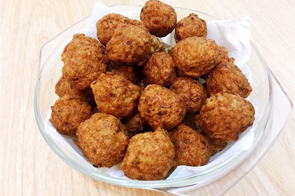 炸肉丸用哪個(gè)部位的肉 炸肉丸用前腿肉還是后腿肉 炸肉丸用哪個(gè)部位的肉 炸肉丸用前腿肉還是后腿肉