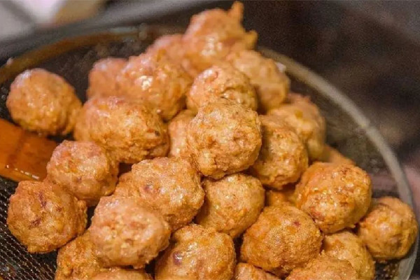 炸肉丸放多少鹽 炸肉丸放什么調料