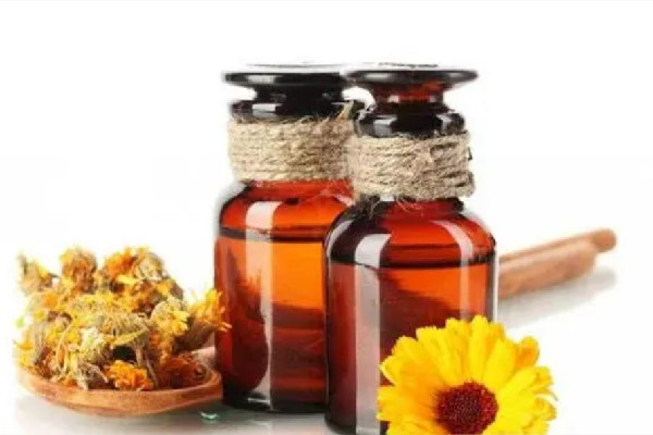 護(hù)膚精油可以抹頭發(fā)嗎 護(hù)膚精油對頭發(fā)有什么作用