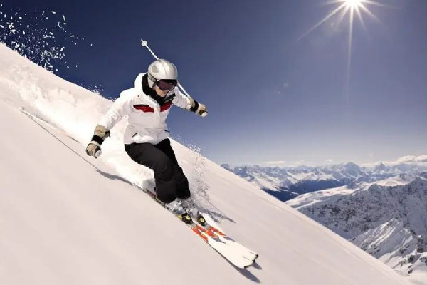 河北一雪場(chǎng)男子故意鏟倒女子 ?滑雪會(huì)受傷嗎 河北一雪場(chǎng)男子故意鏟倒女子 ?滑雪會(huì)受傷嗎