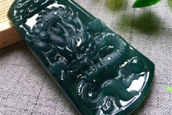 藍水翡翠有收藏價值嗎 藍水翡翠多少錢 藍水翡翠有收藏價值嗎 藍水翡翠多少錢