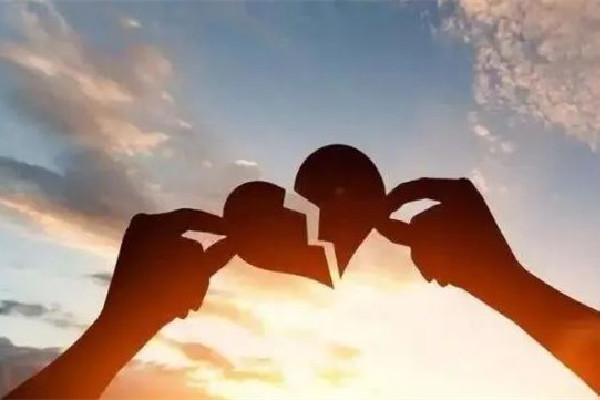 丈夫給情人轉(zhuǎn)賬20萬元被原配追回 老公出軌送出去的財物能要回來嗎