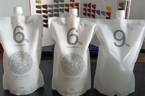 雙氧奶越多顏色越深嗎 雙氧奶是漂發(fā)劑嗎 雙氧奶越多顏色越深嗎 雙氧奶是漂發(fā)劑嗎