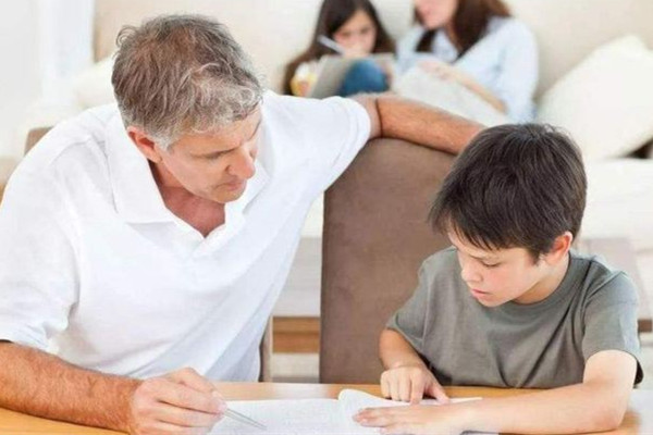 人民網(wǎng)評6歲男童進(jìn)女廁事件 家長怎么告訴孩子男女有別 人民網(wǎng)評6歲男童進(jìn)女廁事件 家長怎么告訴孩子男女有別