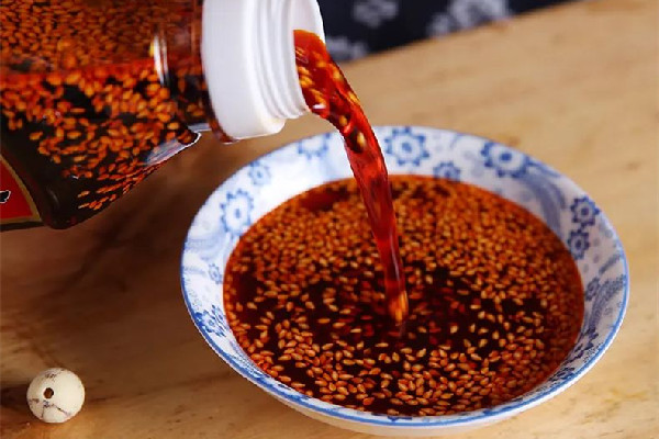辣椒油放時(shí)間長了還能吃嗎 辣椒油放冰箱里會(huì)壞嗎