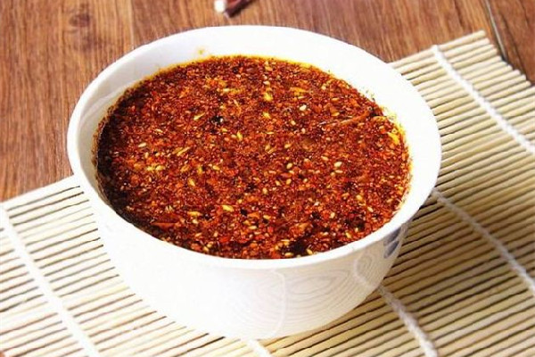 辣椒油放時(shí)間長了還能吃嗎 辣椒油放冰箱里會(huì)壞嗎