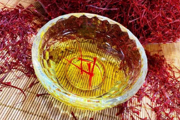 藏紅花喝多久可以停一下 藏紅花長(zhǎng)期喝有沒(méi)有副作用