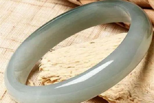 芙蓉種翡翠屬于什么檔次 芙蓉種翡翠多少錢 芙蓉種翡翠屬于什么檔次 芙蓉種翡翠多少錢