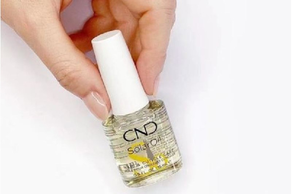 美甲營養(yǎng)油的正確用法 美甲營養(yǎng)油什么時(shí)候用 美甲營養(yǎng)油的正確用法 美甲營養(yǎng)油什么時(shí)候用