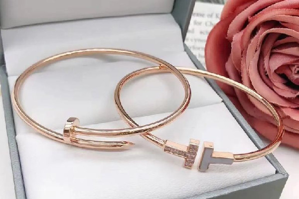 18k金會(huì)氧化發(fā)黑嗎 18k金戴久了會(huì)變色嗎 18k金會(huì)氧化發(fā)黑嗎 18k金戴久了會(huì)變色嗎