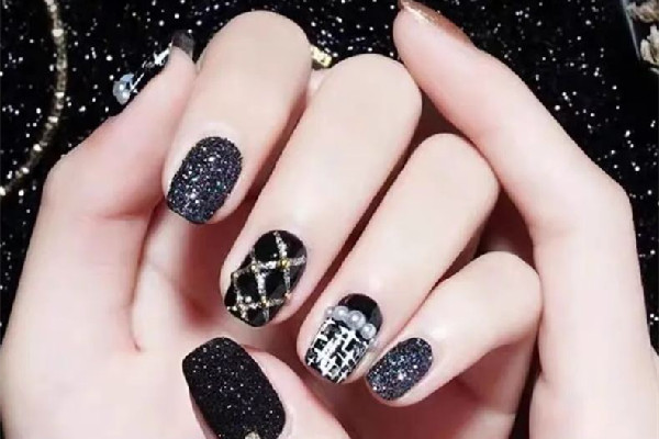 甲油膠縮膠是怎么回事 甲油膠縮膠怎么解決 甲油膠縮膠是怎么回事 甲油膠縮膠怎么解決