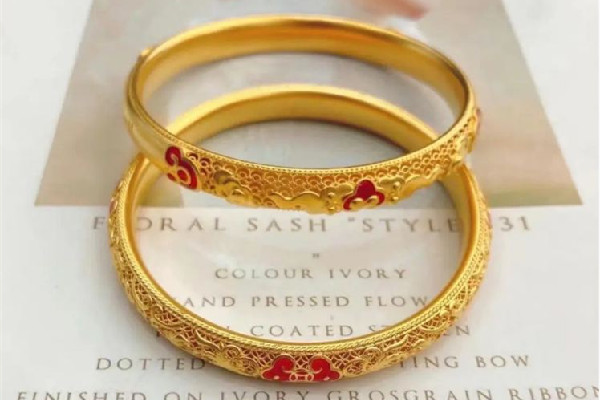 黃金手鐲多少錢一克現(xiàn)在 黃金手鐲買哪個品牌好