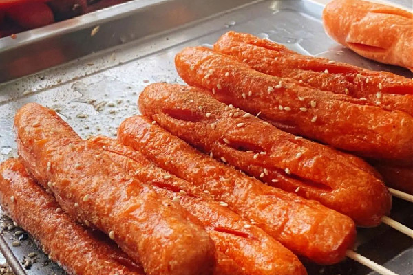 淀粉腸有黑點是什么原因 淀粉腸會壞嗎