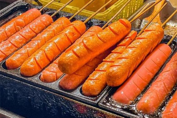 淀粉腸要炸幾分鐘 淀粉腸炸的時(shí)候粘鍋怎么回事