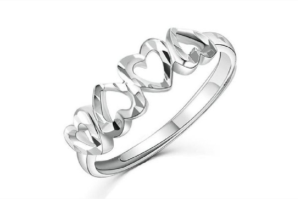 白金戒指有活口的嗎 白金戒指有點緊怎么辦 白金戒指有活口的嗎 白金戒指有點緊怎么辦