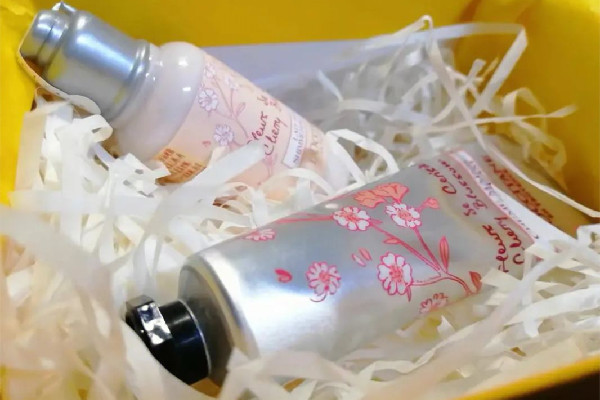 歐舒丹護(hù)手霜保質(zhì)期過(guò)了還能用嗎 歐舒丹護(hù)手霜可以當(dāng)身體乳用嗎 歐舒丹護(hù)手霜保質(zhì)期過(guò)了還能用嗎 歐舒丹護(hù)手霜可以當(dāng)身體乳用嗎