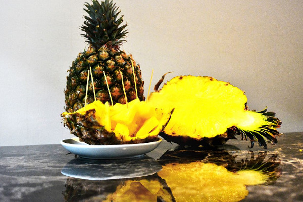 菠蘿吃多了導(dǎo)致嘴角開裂怎么辦 菠蘿吃多了怎么緩解舌頭 菠蘿吃多了導(dǎo)致嘴角開裂怎么辦 菠蘿吃多了怎么緩解舌頭