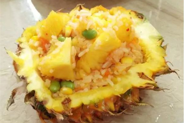 菠蘿飯用什么米好吃 菠蘿飯可以用菠蘿罐頭嗎 菠蘿飯用什么米好吃 菠蘿飯可以用菠蘿罐頭嗎