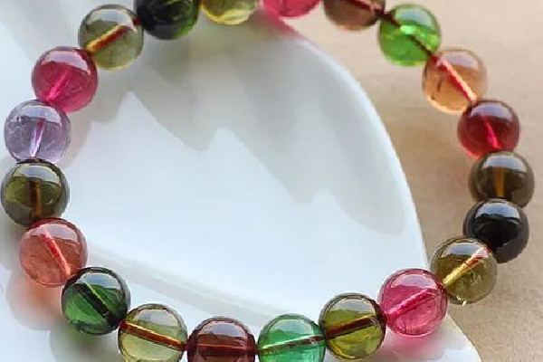 碧璽有收藏的價(jià)值嗎 碧璽什么樣子的值錢(qián)