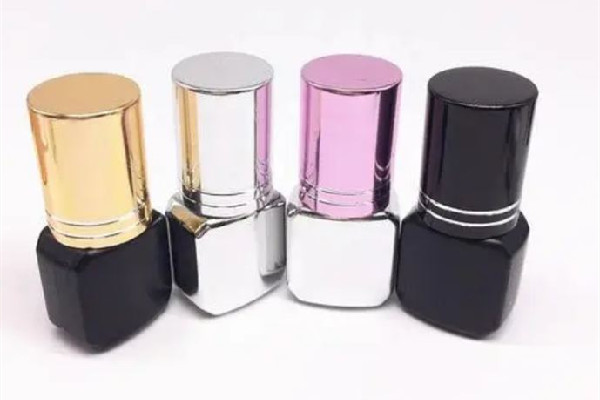 美甲延長(zhǎng)膠要烤多久 美甲延長(zhǎng)膠要擦浮膠嗎