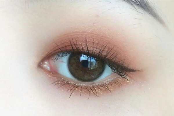 美瞳不開(kāi)封可以保存多久 美瞳放久了結(jié)晶怎么辦