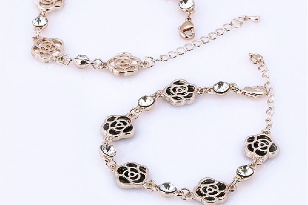 合金手鏈氧化了怎么處理 合金手鏈可以用酒精擦嗎 合金手鏈氧化了怎么處理 合金手鏈可以用酒精擦嗎