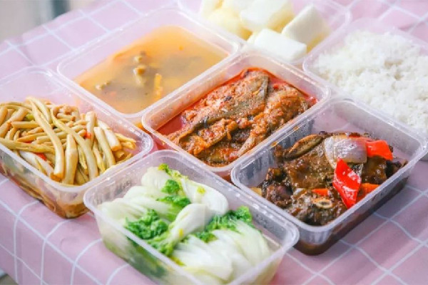 老師校門口扔學生外賣驅趕攤販 外賣有淡季和旺季區(qū)分嗎