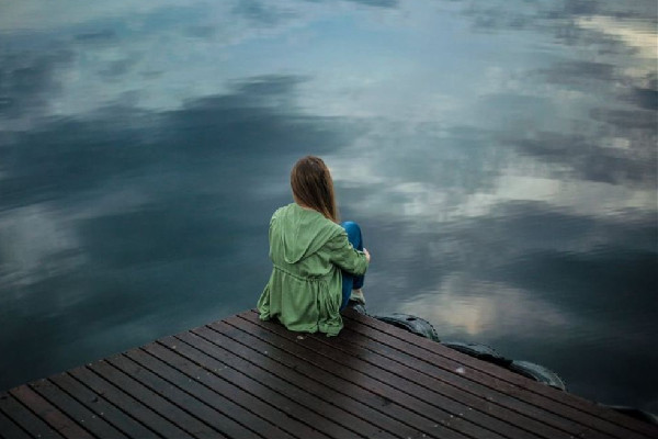 領導多次辱罵同事致其自殘抑郁 抑郁會有什么樣的癥狀 領導多次辱罵同事致其自殘抑郁 抑郁會有什么樣的癥狀