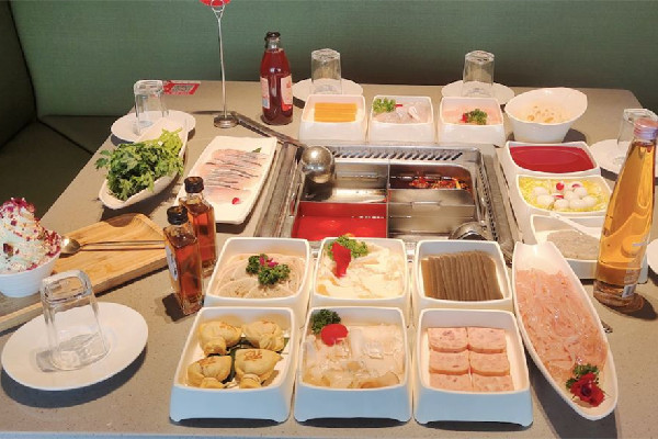 究竟誰(shuí)在留宿海底撈 海底撈不是大學(xué)生可以打折嗎 究竟誰(shuí)在留宿海底撈 海底撈不是大學(xué)生可以打折嗎