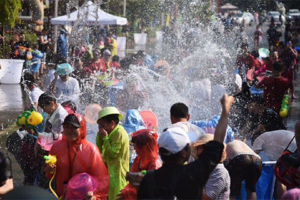 瑞麗通知潑水節(jié)可連休4天 潑水節(jié)是幾月幾日 瑞麗通知潑水節(jié)可連休4天 潑水節(jié)是幾月幾日