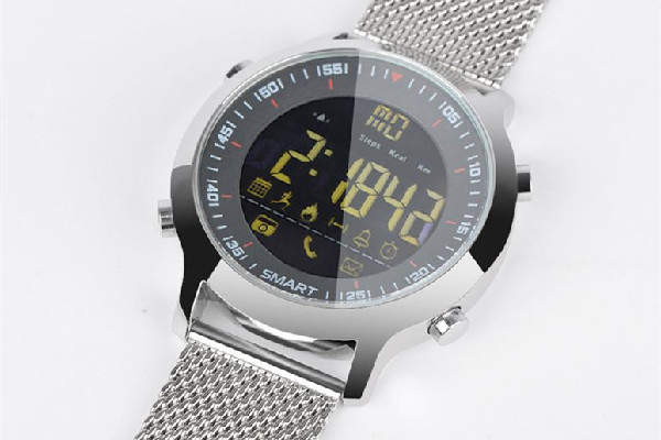 運(yùn)動(dòng)手環(huán)戴在手腕哪個(gè)位置 運(yùn)動(dòng)手環(huán)戴著睡覺有輻射嗎 運(yùn)動(dòng)手環(huán)戴在手腕哪個(gè)位置 運(yùn)動(dòng)手環(huán)戴著睡覺有輻射嗎