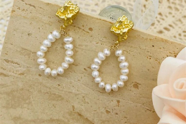 珍珠耳飾會不會顯老 珍珠耳飾適合多大年齡 珍珠耳飾會不會顯老 珍珠耳飾適合多大年齡