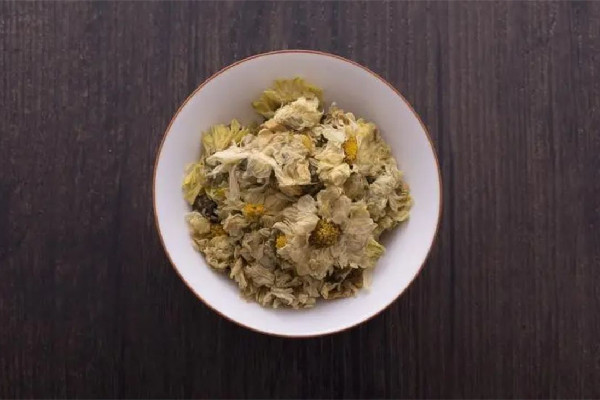 菊花茶有小黑蟲怎么辦 菊花茶有蟲子能喝嗎