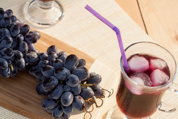 葡萄汁怎么做 葡萄汁和橙汁哪一個(gè)更有營(yíng)養(yǎng) 葡萄汁怎么做 葡萄汁和橙汁哪一個(gè)更有營(yíng)養(yǎng)