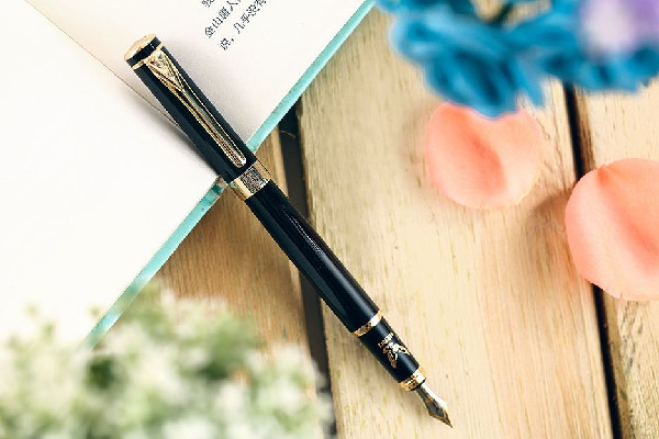 鋼筆會(huì)越用越順滑嗎 鋼筆買回來直接用嗎