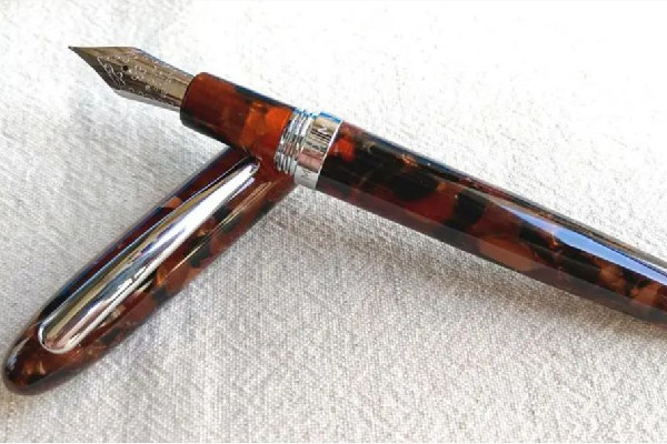 鋼筆會(huì)越用越順滑嗎 鋼筆買回來直接用嗎